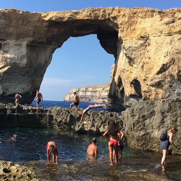 blue-hole-azure-window